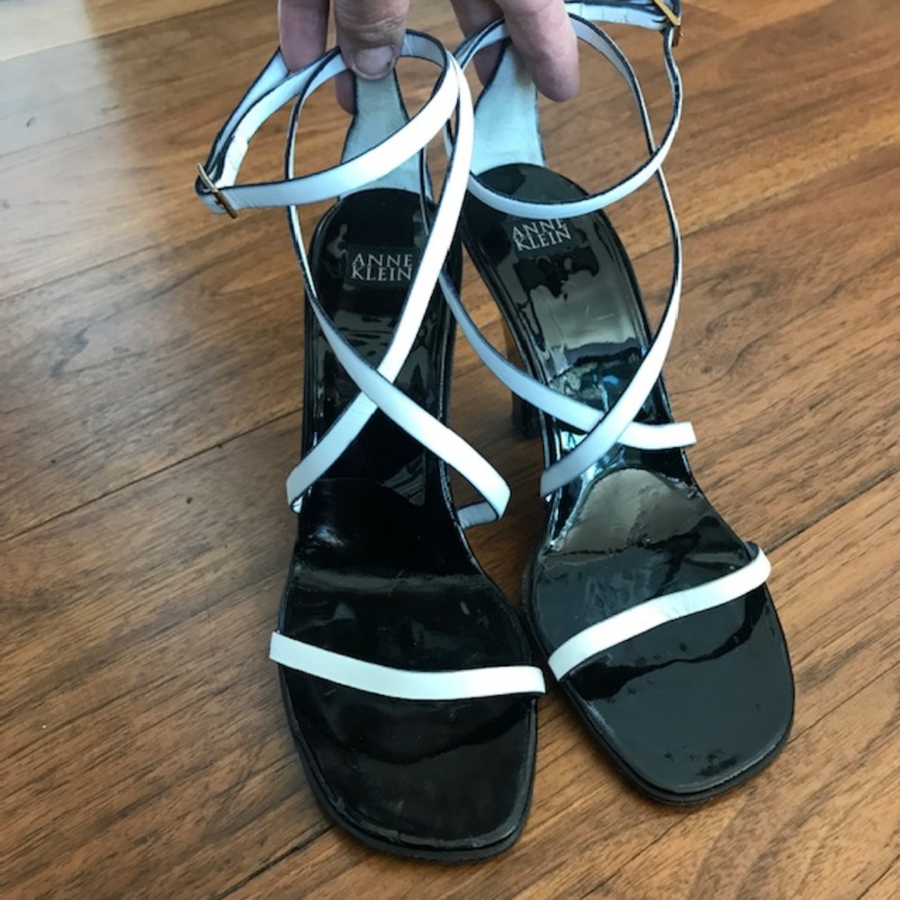 ANNE KLEIN WEDGE STYLE SANDALS